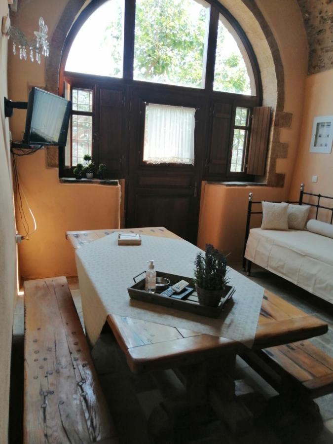 Guesthousekamara 모넴바시아 외부 사진