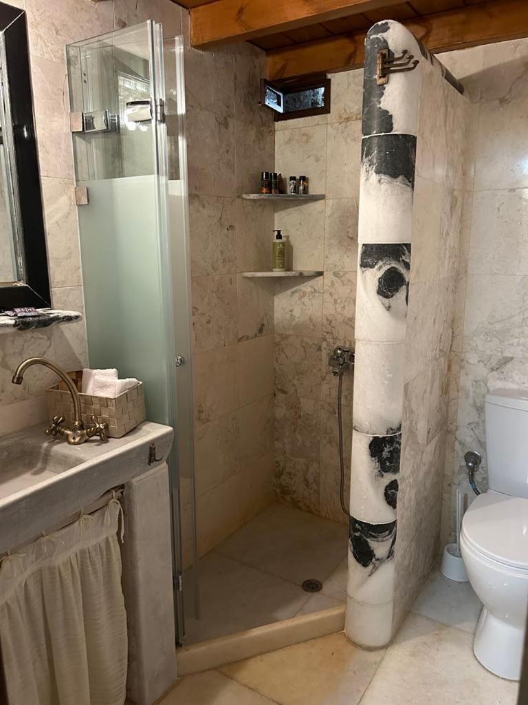 Guesthousekamara 모넴바시아 외부 사진