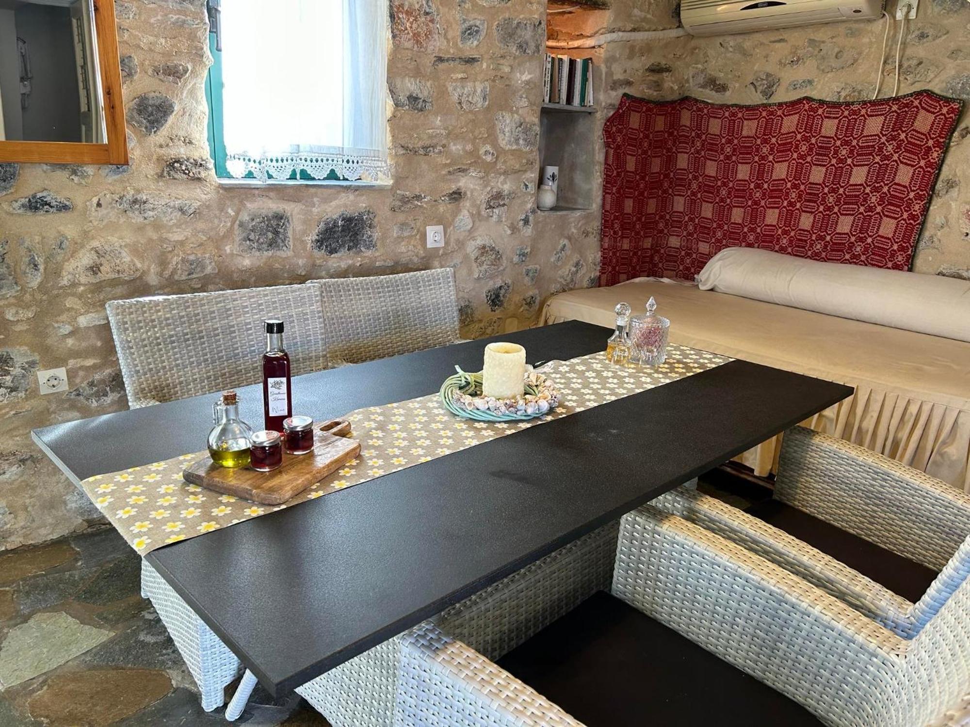 Guesthousekamara 모넴바시아 외부 사진