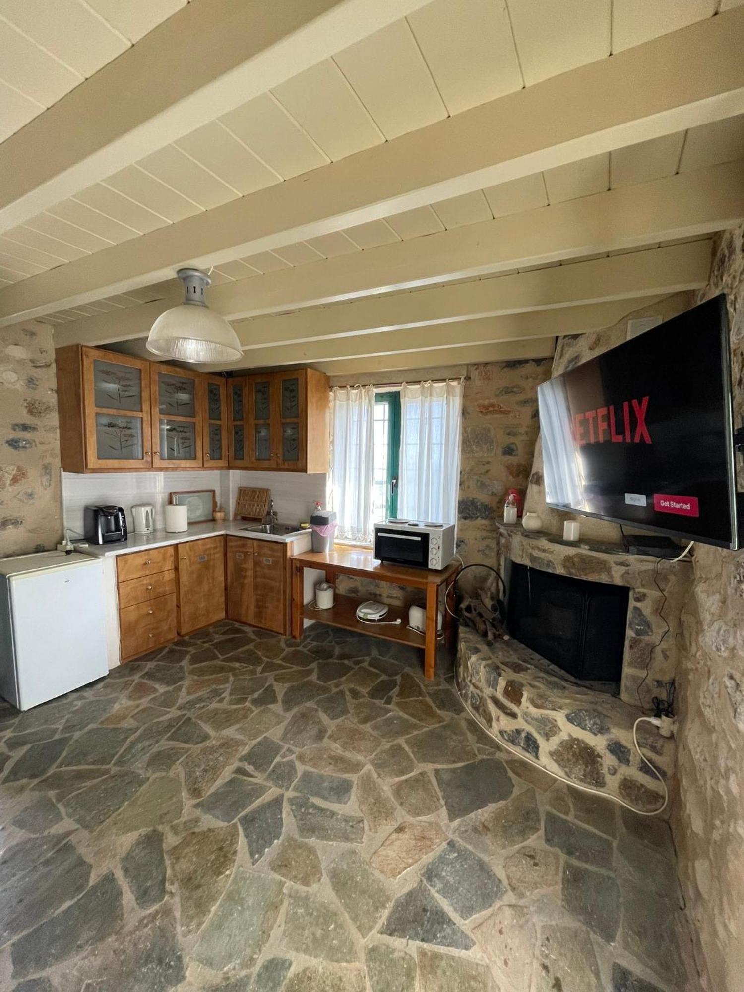 Guesthousekamara 모넴바시아 외부 사진